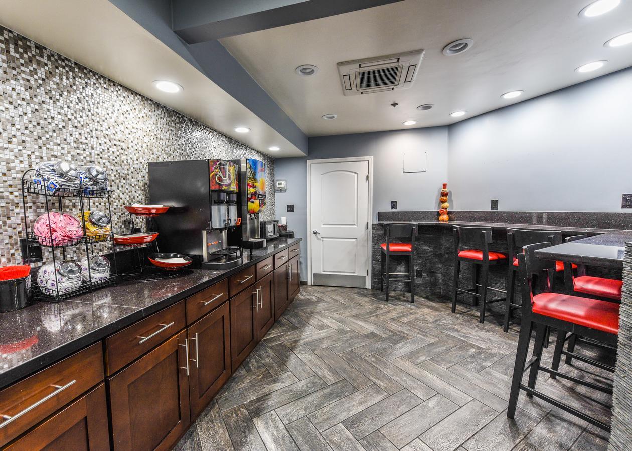 Hollywood Inn Express Lax Ингълуд Екстериор снимка