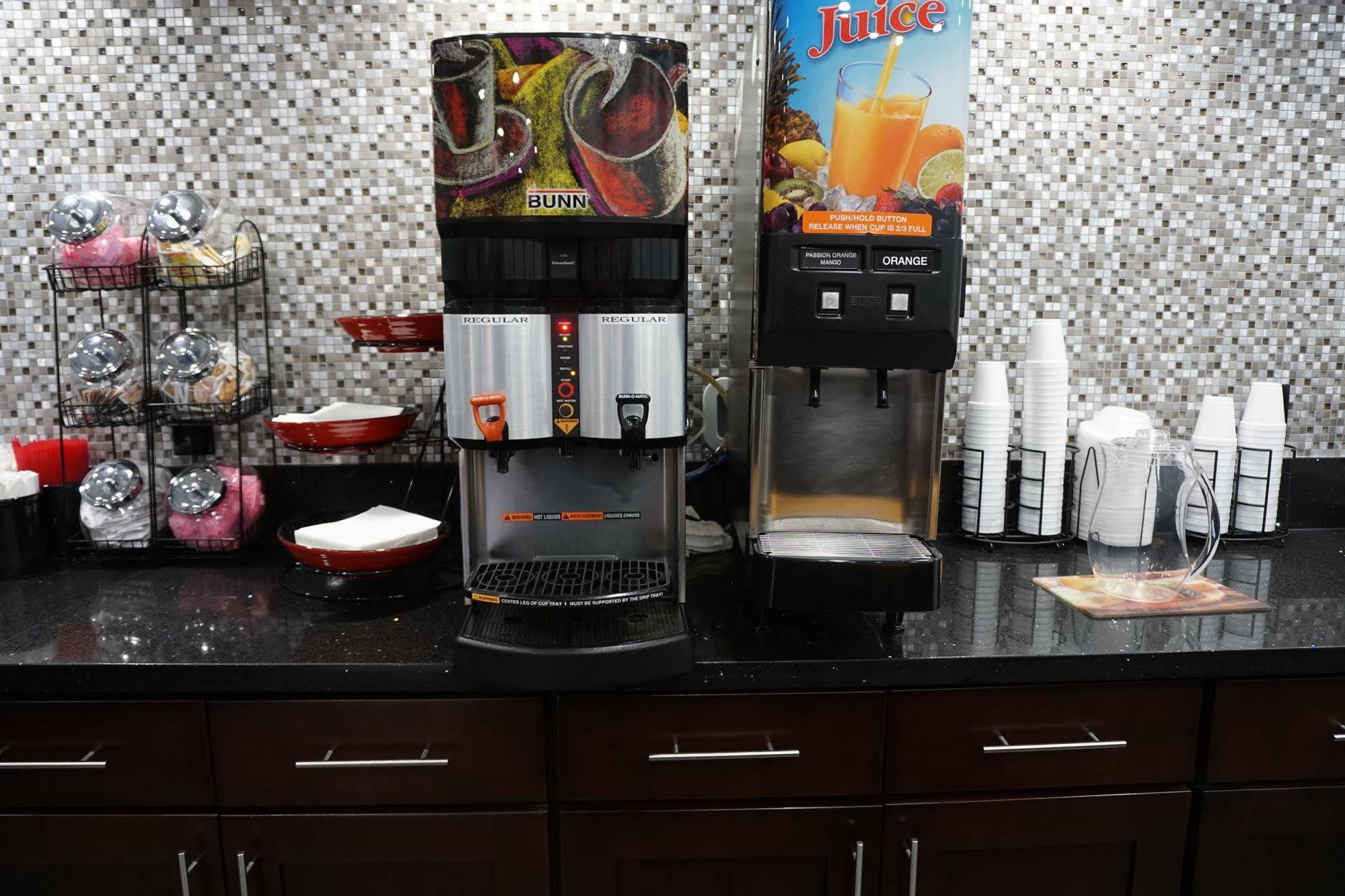Hollywood Inn Express Lax Ингълуд Екстериор снимка